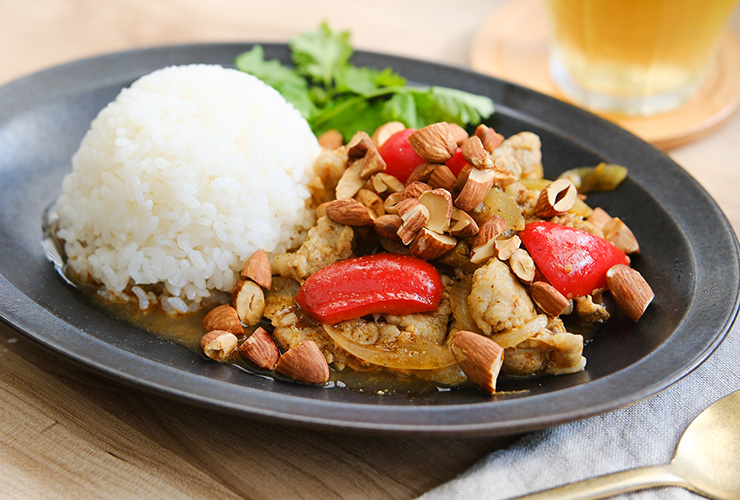 薄切り肉とナッツのカレー